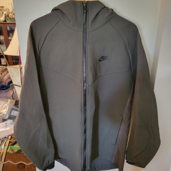 EUC Nike Nylon Zipper Front Green Jacket - Picture 1 of 4